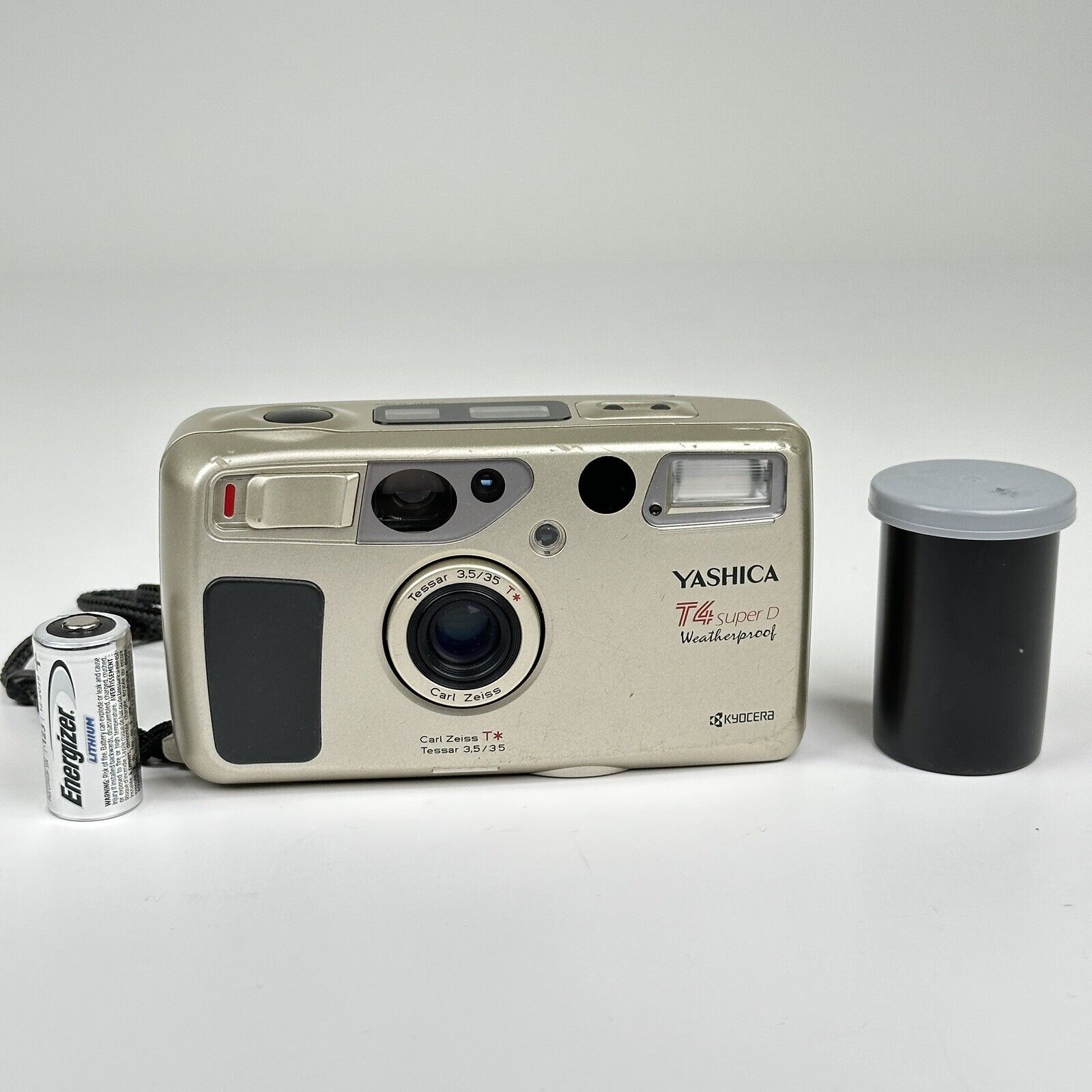 Kyocera Yashica T4 Super D Weatherproof Carl Zeiss F3.5 35mm FLASH NOT  WORKING