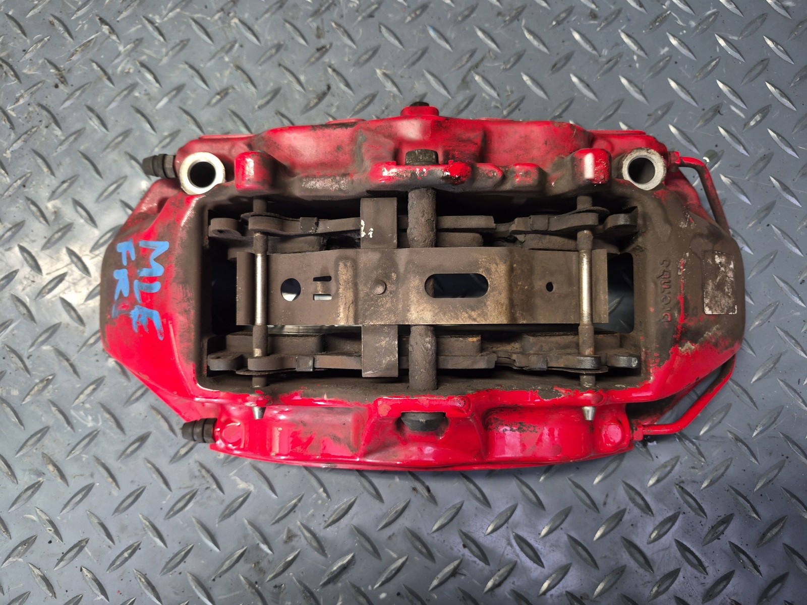 Maserati Levante 2017-2020 Front Right Brembo brake calipers with pads Set