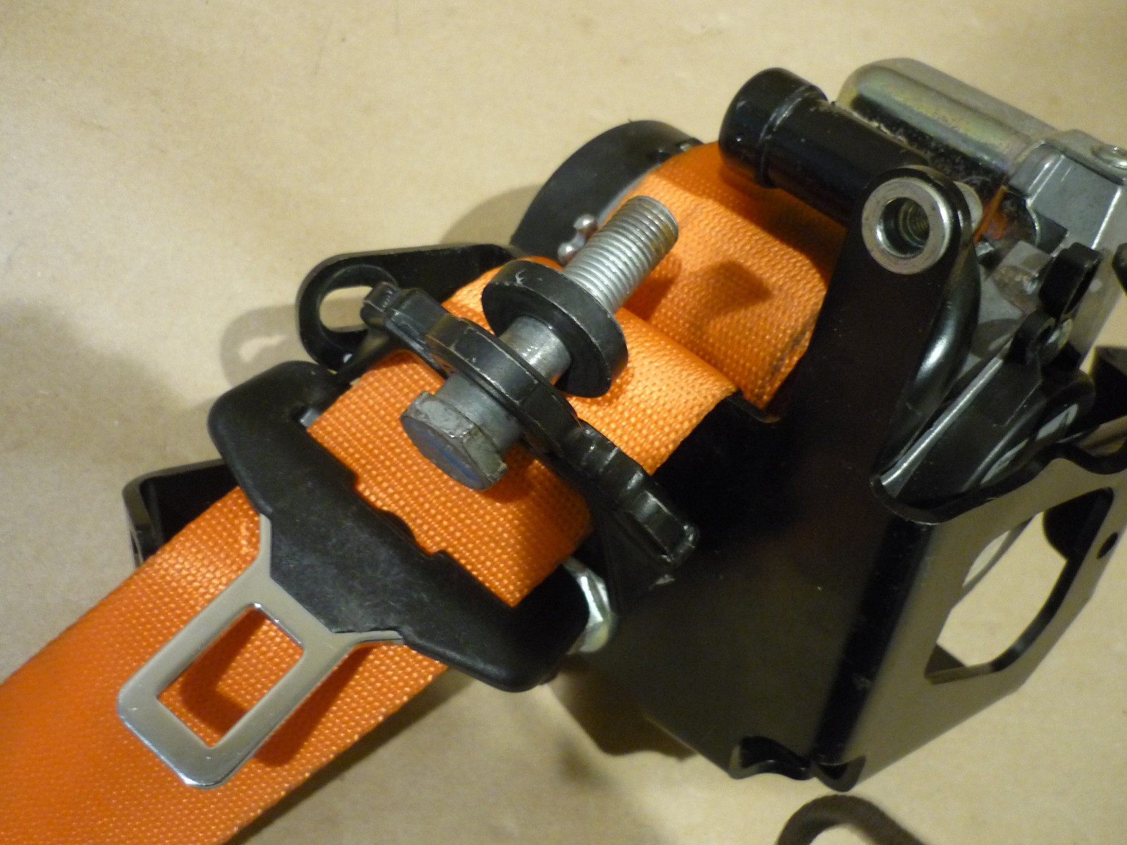 McLaren 570S - RH Seat Belt With Bracket - P/N 11N4130CP