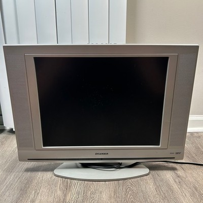Sylvania LCD Color TV 20'' Silver LC200SL8 Retro Gaming EDTV Dolby Digital