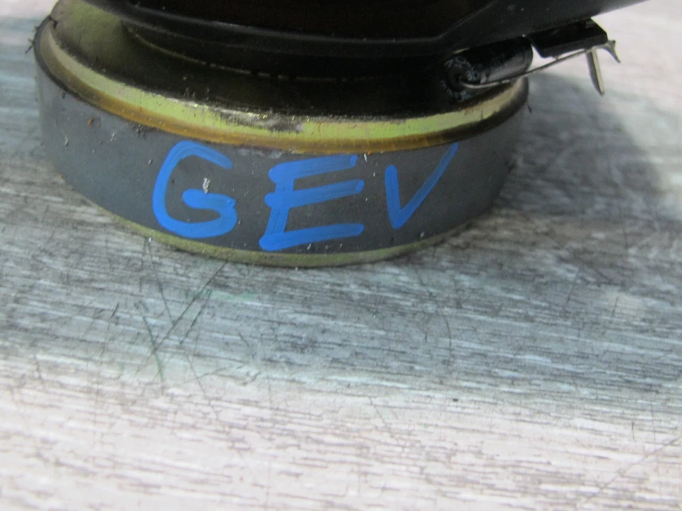 JUEGO DE 2 ALTAVOCES BIDIRECCIONALES MAGNADYNE F46XB 12 6" X 4" CON MOLDURA Foto 3 de 4