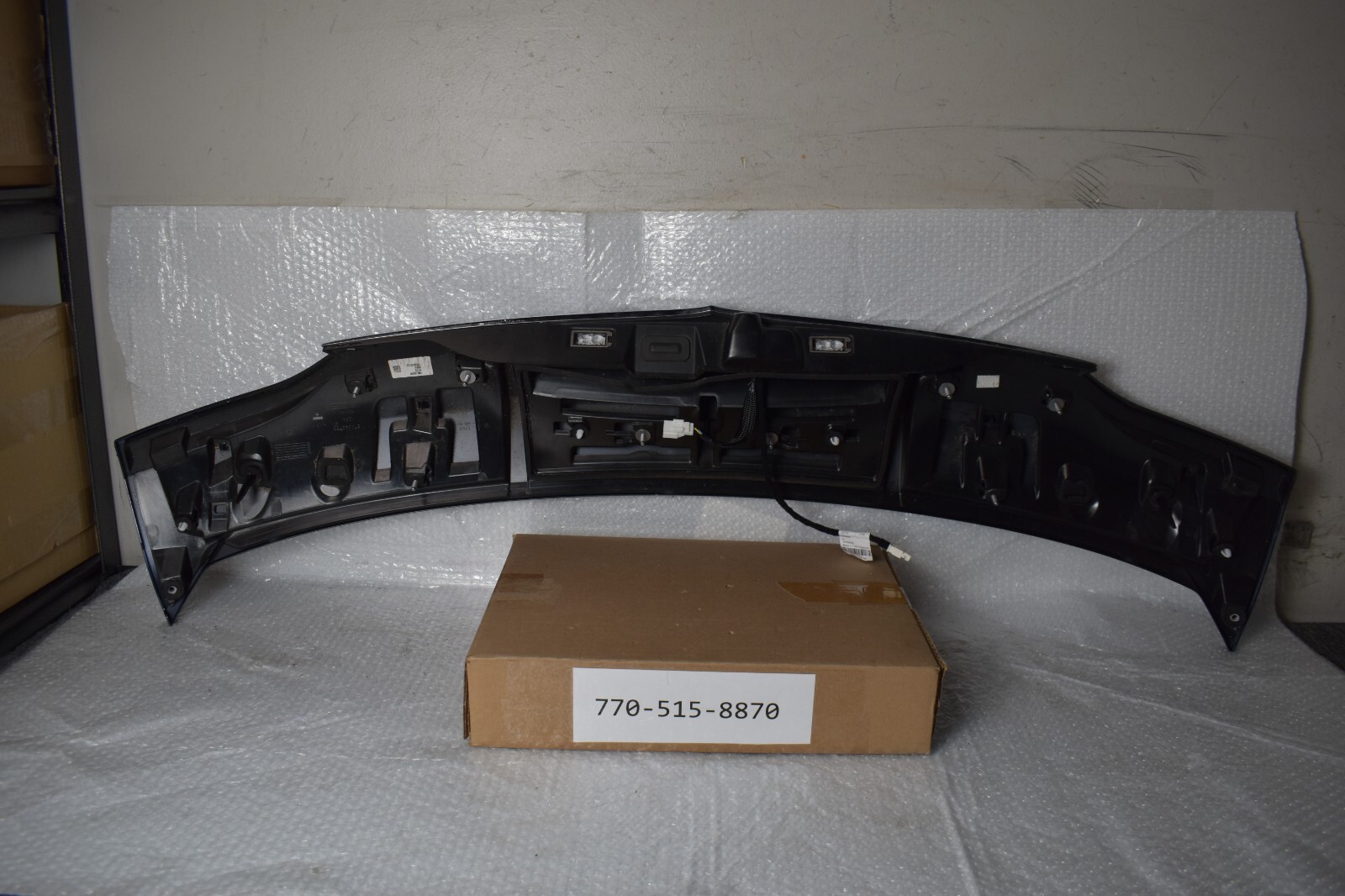 MASERATI LEVANTE REAR TAILGATE PANEL 2017-2020 OEM 670042733