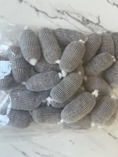 25 Pre filled mesh bags Sticky Bloodworm Pellets With Free Liquid And Hookbaits