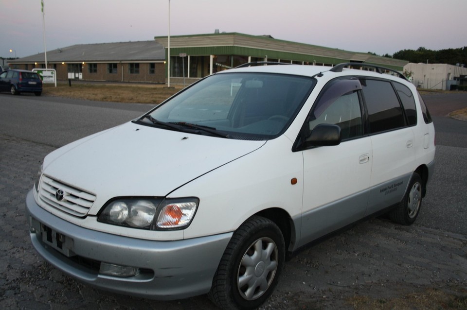 Toyota Sportsvan 2,0 B Benzin dba.dk Køb og Salg af Nyt og Brugt