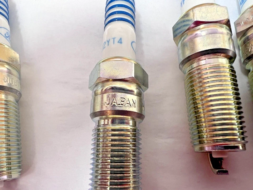 Conjunto de 6 velas de ignição genuínas OEM Motorcraft CYFS12YT4 feitas no Japão!! - Imagem 3 de 4