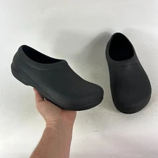 Crocs Clogs Women's 7 Triple Black Rubber Slip On Waterproof Comfort Shoes