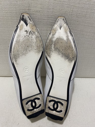 CHANEL Flats B&W Tuxedo Collar With Gold CC Barbell Stays Pointed Toe Sz 37 / 7 - Picture 9 of 9
