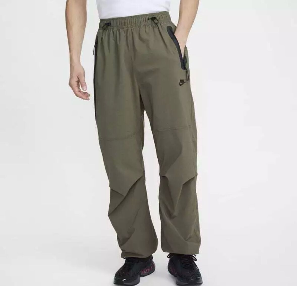 UK Men's Size Large Nike Tech Woven Oversized Pants - HM7158-223