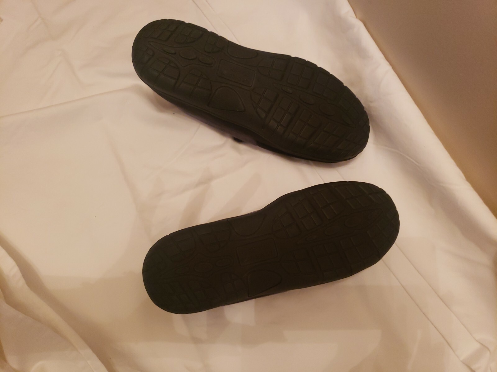 Mens slippers size 9.510.5 eBay
