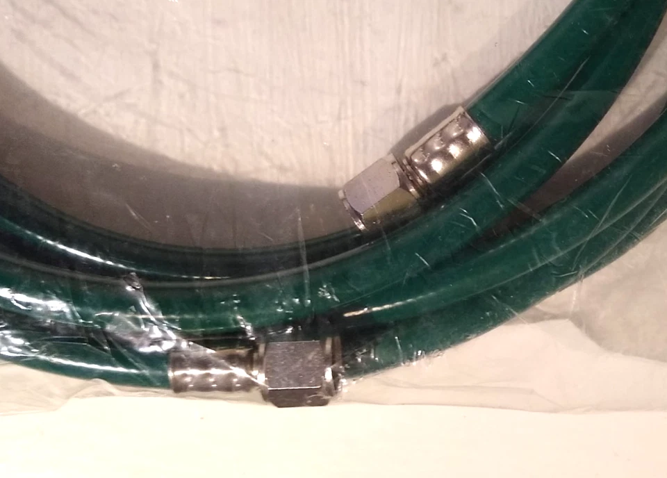 5 - Conjunto de manguera de oxígeno Vyaire 10699 O2 15 pies verde M2M DISS, suministro de ventilador Foto 2 de 4