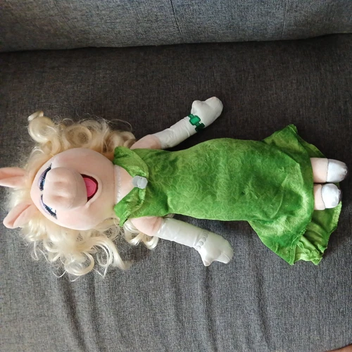 Disney Store The Muppets Most Wanted Miss Piggy Plush Doll