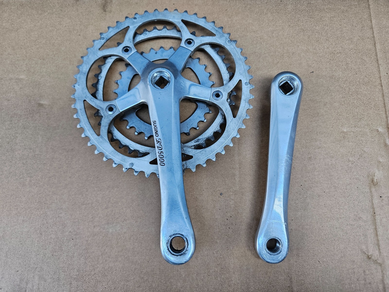 Sugino RD5000 Triple Touring Road Bike Crankset 172.5mm 52/4