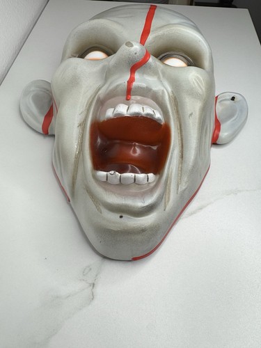 Gemmy VTG Halloween Screaming Bleeding Zombie Head Motion Activated Sensor Video - Picture 8 of 10