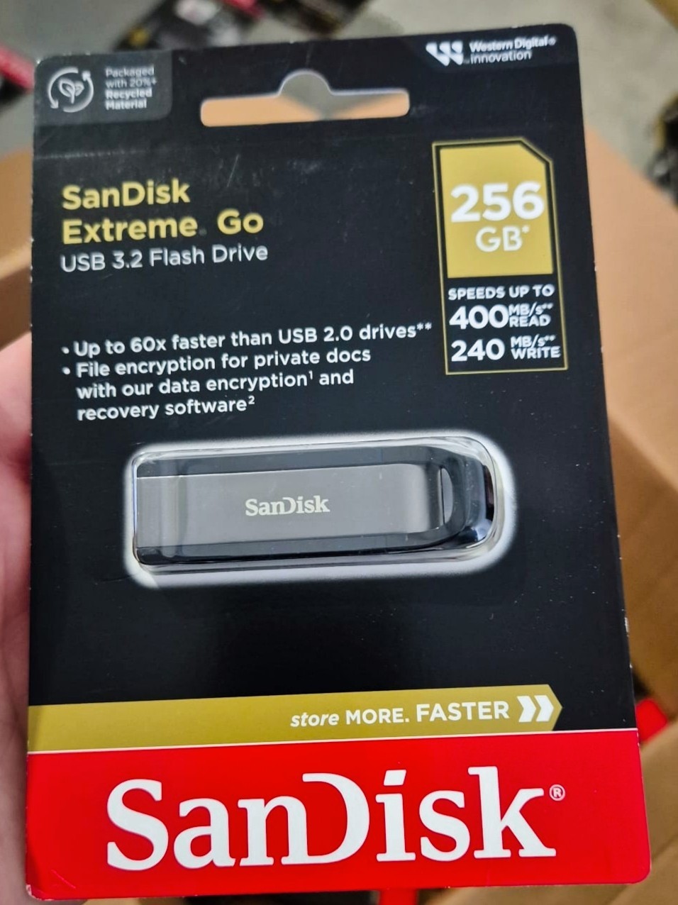 SanDisk 256GB Extreme GO Flash Drive USB 3.2, Gen1, 400MB/s