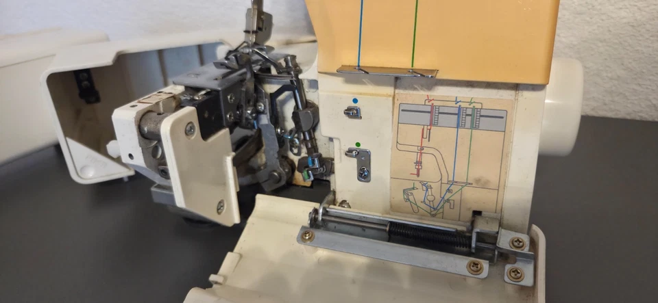Privileg 303 Overlock Nähmaschine - Bild 4 von 4