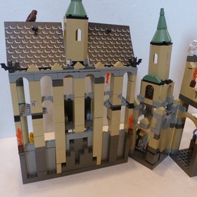 LEGO Harry Potter 4709 Hogwarts Castle 99.9 Complete w/ Minifigs Manual (no box)