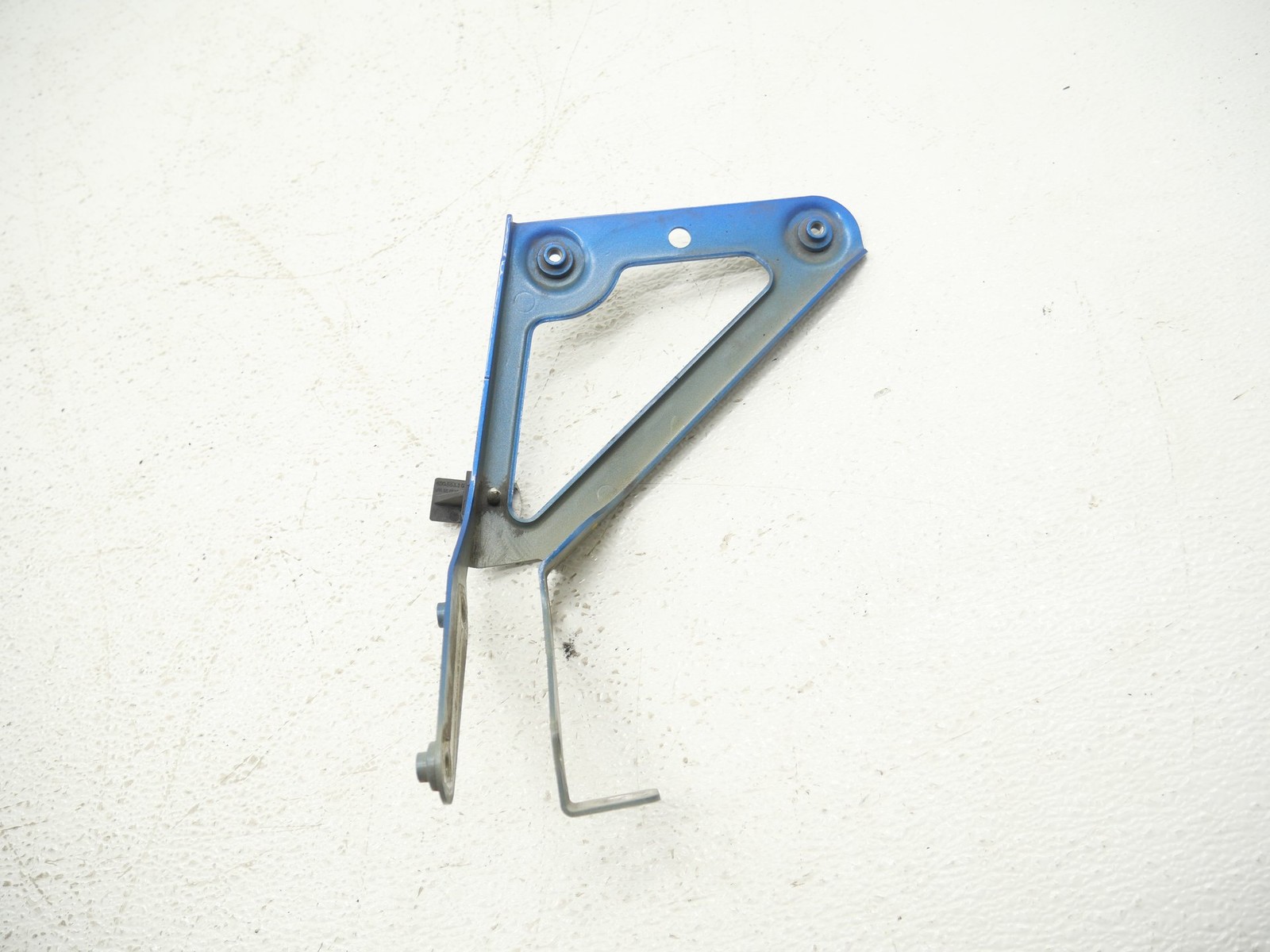 Audi R8 Plus Spyder 2017-2018 Rear Left Bumper bracket P/N 4S0813499