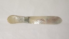 Ancien très beau Coupe-papier ouvre-lettre nacre finement gravé XIXe siècle