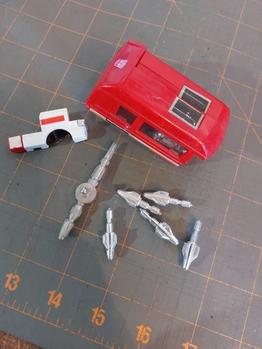 Vintage 1984 Hasbro Transformers G1 Ironhide Ratchet Figure Parts Lot Missiles