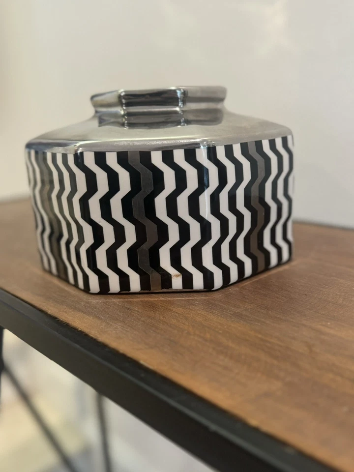 Jarrón octogonal Missoni para Target negro/blanco/plateado boho disco glamour en zigzag Foto 2 de 4