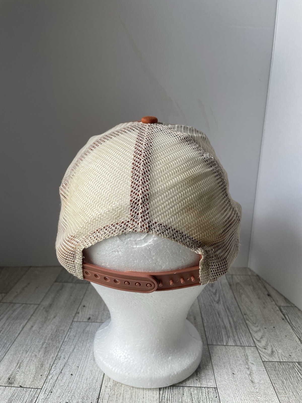 Buc-ees Mesh Back Snapbback Adjustable Trucker's … - image 3