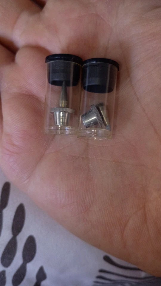 Crescendo Airbrush Kit Model 175-7 by Badger Air-Brush Company Pre Owned  - Image 4 of 4