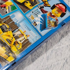 LEGO CITY: Bulldozer (60074) NEW - FACTORY SEALED - RETIRED 2016