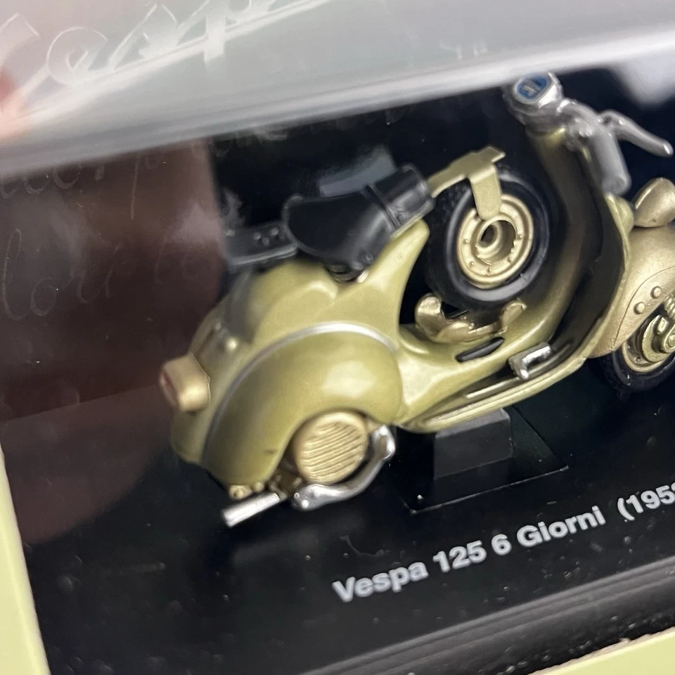 New Ray 1:32 Diecast Piaggio VESPA 125 6 Giorni ( 1952 ) New In Box - Image 3 of 4