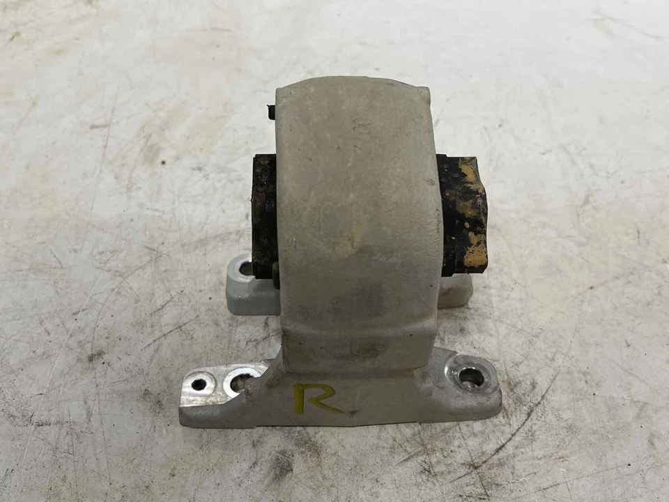 Se adapta a 19-24 Dodge Ram 1500 nuevo estilo 5,7 L 4x2 motor montaje derecho aislador OEM Foto 2 de 4