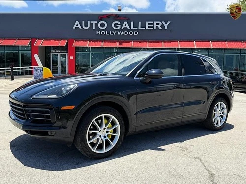 2020 Porsche Cayenne Image 1 of 2