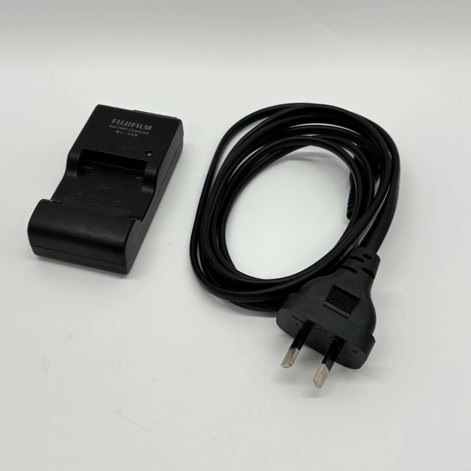 Pentax Optio M30 7.1 MP CCD Compact Digital Camera Y2K *TESTED READ DESC.* - Image 2 of 4