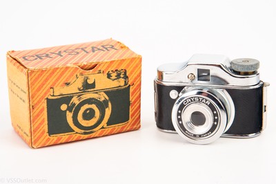 Crystar Hit Style Camera in Case 14×14mm Exposures 17.5mm Film Vintage RARE V20