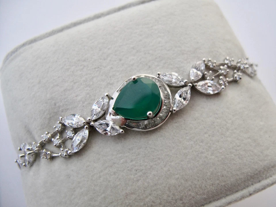 ARMBAND mit 4,50ct. SMARAGD & ZIRKONIA 750 / 18 K WEISSGOLD