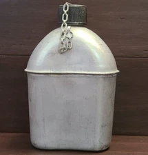 WWII US Army Canteen "U.S. VOLLRATH 1944"  Plastic Cap