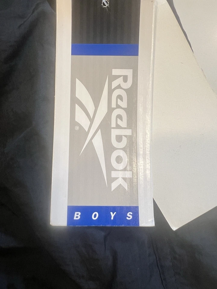 Pantalones Cortos De Colección Niños Deadstock Reebok Nylon Con Forro -Talla XL -Nuevos Con Etiquetas Foto 3 de 4
