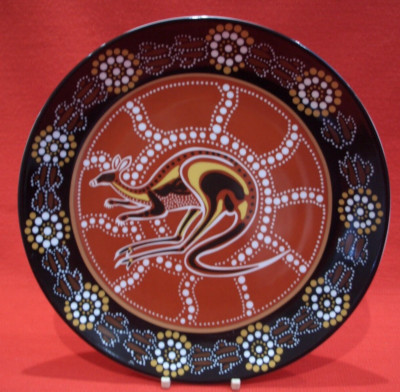 TOBWABBA AUSTRALIAN ABORIGINES ART 1994 ~ RED KANGAROO ~ 8 1/4'' DEKORATIVE TELLER