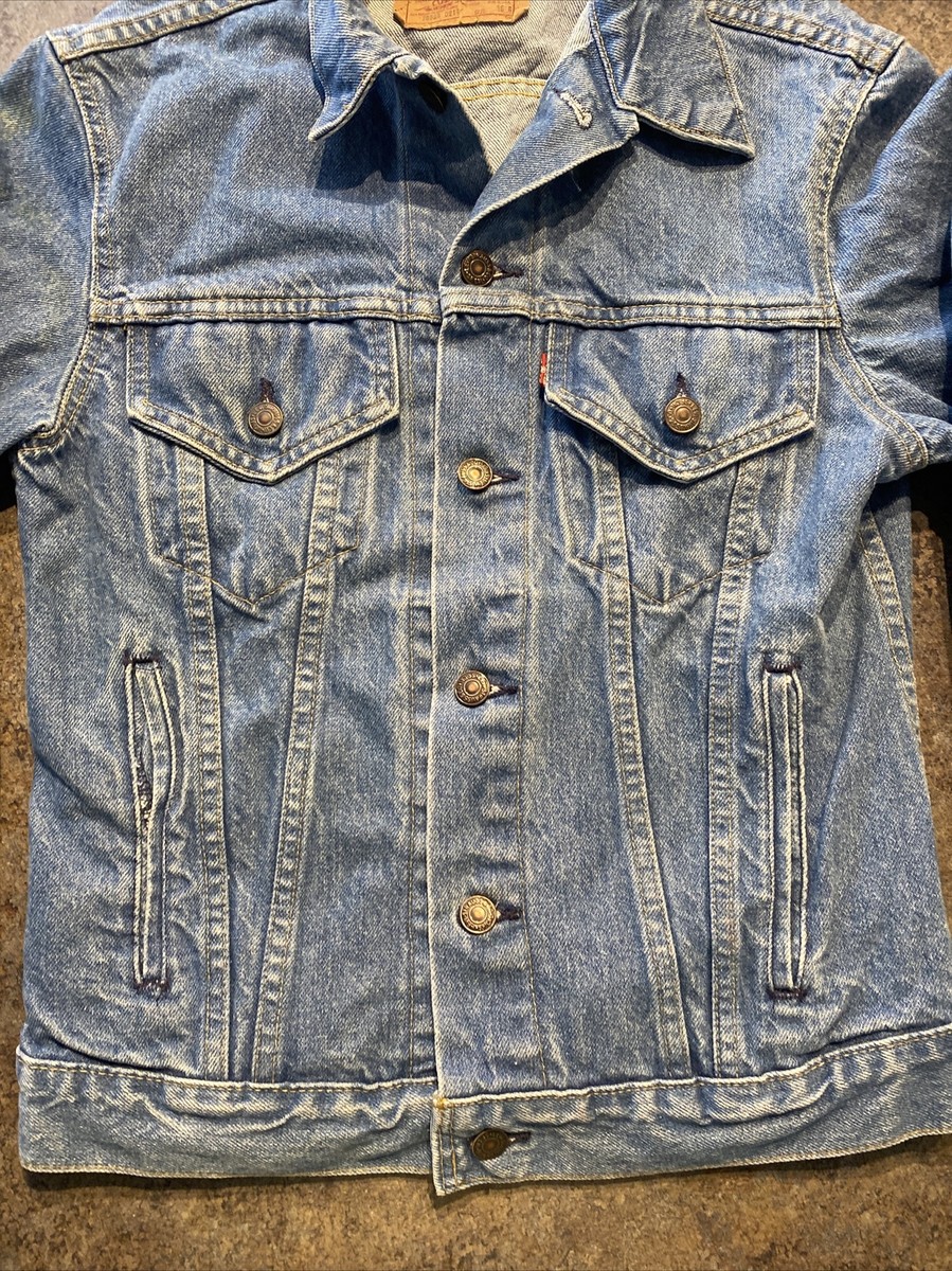 Levi's Jean Denim Trucker Jacket Size 36R Adult 70506-0214 Levi's Jean Denim Trucker Jacket Size 36R Adult 70506-0214