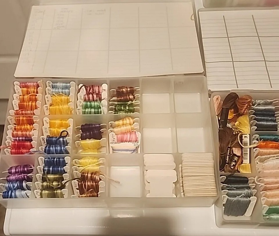 Embroidery Floss Darice organizers, Lot (6), bobbins, wrapped, numbered