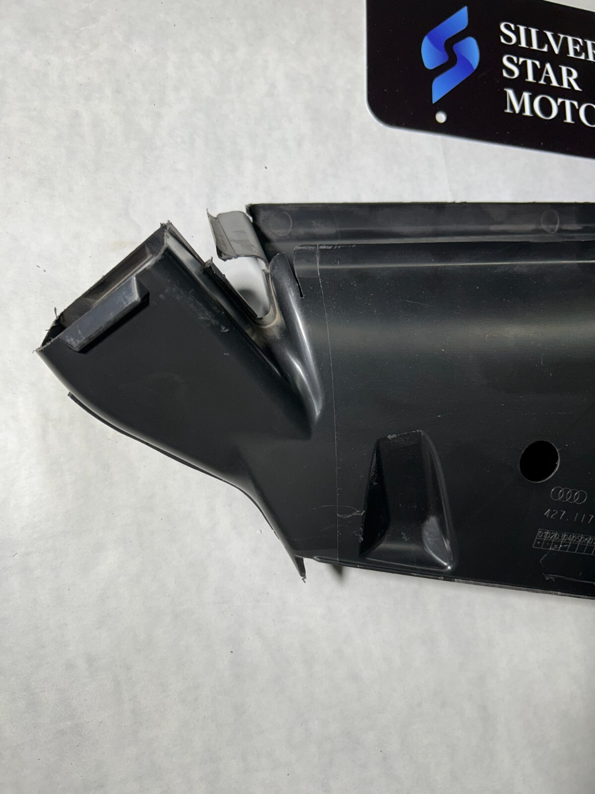 2011-2015 OEM Audi R8 V10 Front Cooler Air Scoop Duct Panel Assembly 427117335 