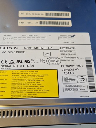 Sony SMO-F561 MO Disk Drive 9.1GB SCSI Version 43. - Afbeelding 3 van 12