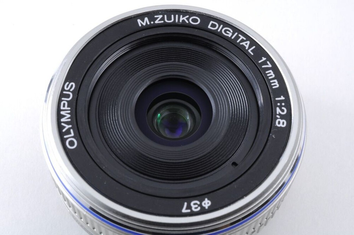 Olympus M.Zuiko 17mm f/2.8 Lens For Four Thirds (Silver) for