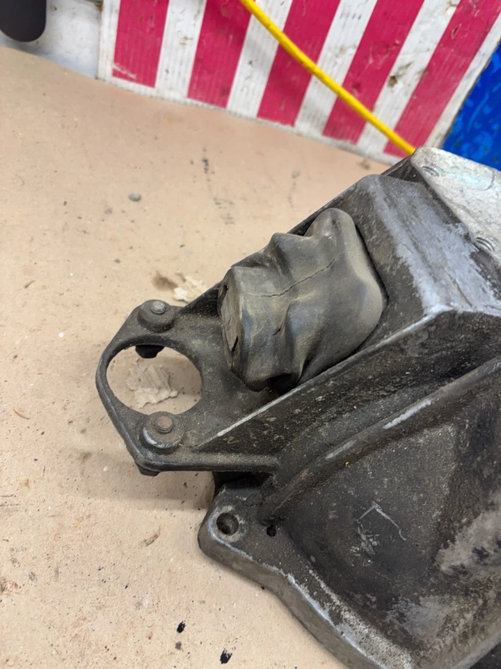 Camaro Firebird 1993 94 95 96 97 3,4 3,8 V6 T5 10235343 carcasa campana carcasa Foto 3 de 4