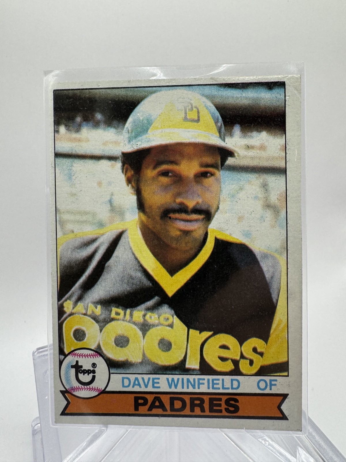 Dave Winfield #30 (Baseball Cards 1979 Topps) — is it worth grading?
