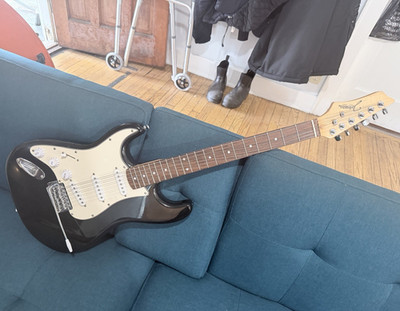  JIMI HENDRIX REVERSE BLACK Stratocaster 6 string Right handed