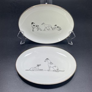 Pair of Artistic Dog Plates Signed Sara Dylans 1992 Gold Rim Oval Greyhounds