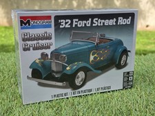 Monogram Classic Cruiser '32 Ford Street Rod 1:24 85-0882 New Factory Sealed