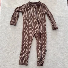 Kyte Baby Brown + Tan Espresso Herringbone Zippered Bamboo Romper 12-18 Months
