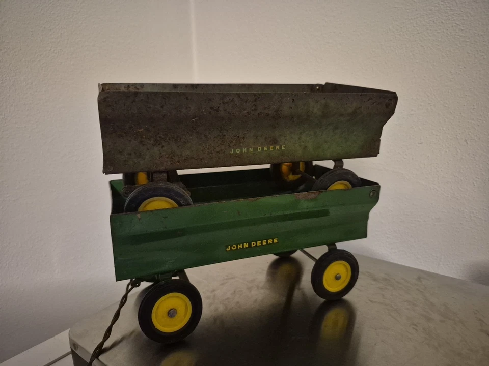 Lot of 4 Ertl John Deere Utility Wagons 1:16 Scale Various Condition No Box - Image 3 of 4