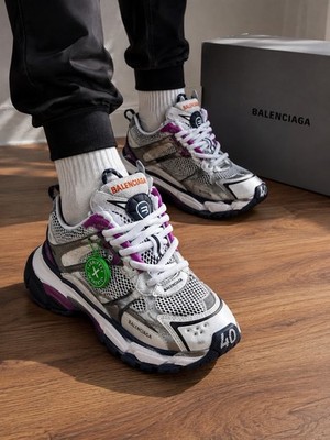Size 10 - Balenciaga Runner Burgundy
