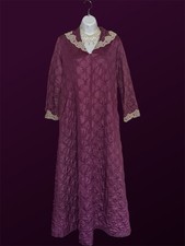 Vintage Plum 60  s/70  s Elegant Kayser Quilted Housecoat, Robe Size P/S Lace